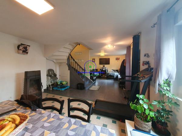 VENTE : Maison de village avec garage et jardin