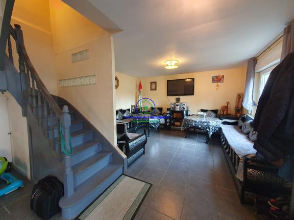 VENTE : Maison de village avec garage et jardin