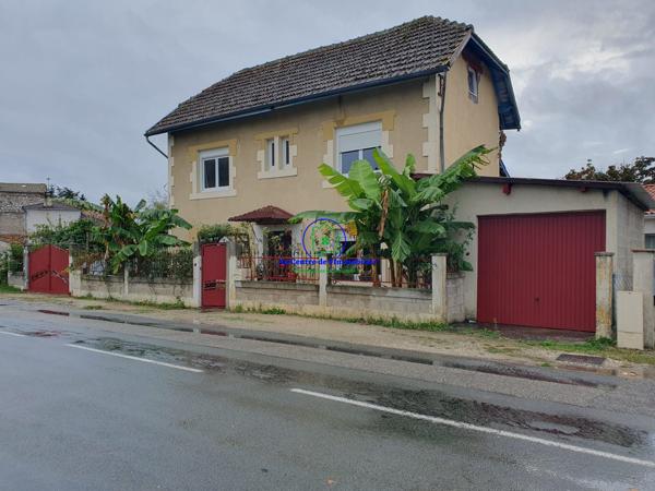 VENTE : Maison de village avec garage et jardin