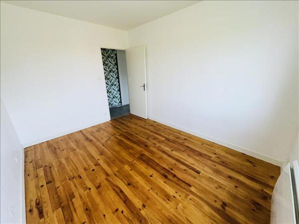 Maison à louer 980 € CC BRESSOLS 4 p 101 m² DPE C