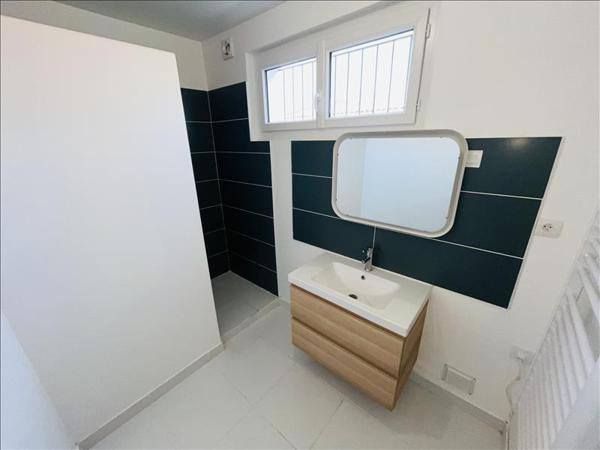 Maison à louer 980 € CC BRESSOLS 4 p 101 m² DPE C