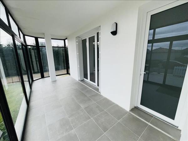 Maison à louer 980 € CC BRESSOLS 4 p 101 m² DPE C