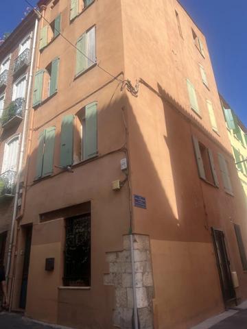 Vente                                                      Appartement
                        
                     1 pièces                      17 m2                     à Perpignan