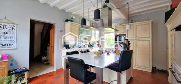 Ancien corps de ferme, jardin, garage et 4 chambres