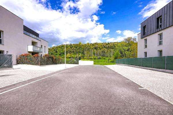 Sérézin-du-Rhône (69360) A vendre appartement T3 récent avec ascenseur, balcon et stationnement – Résidence sécurisée (2022)