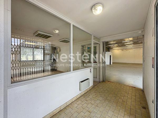 A vendre Local commercial Pavie 1350 m2 avec un parking de 4000m2