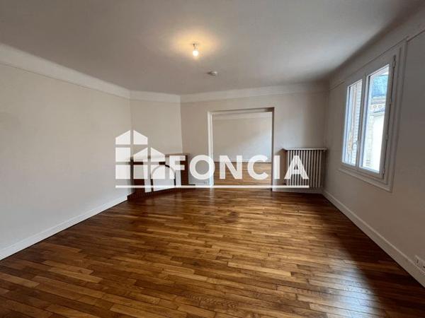 Location Appartement 3 pièces 75.9 m² - 4 RUE DE LATTRE DE TASSIGNY Chartres 28000