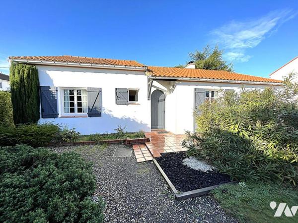 A VENDRE - BASSE-GOULAINE- Centre - Maison de Plain-Pied d'env 88.69m² hab sur 841m² de terrain