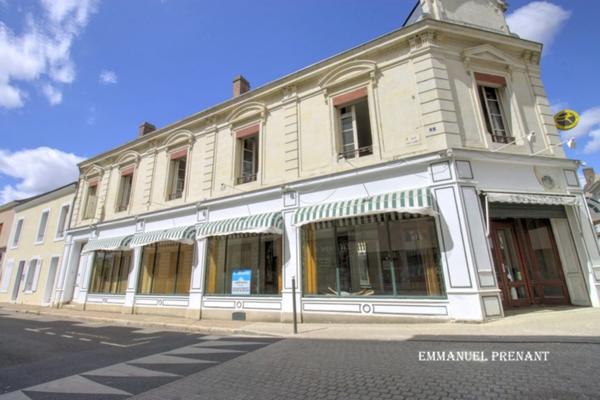 Dpt Sarthe (72), à vendre SAINT CALAIS maison P5 de 180 m² - Terrain de 180,00 m²
