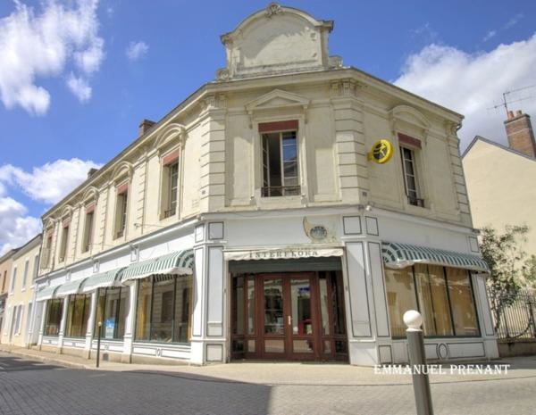 Dpt Sarthe (72), à vendre SAINT CALAIS maison P5 de 180 m² - Terrain de 180,00 m²