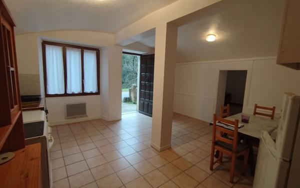 Appartement à louer    2 pièces •  Banne