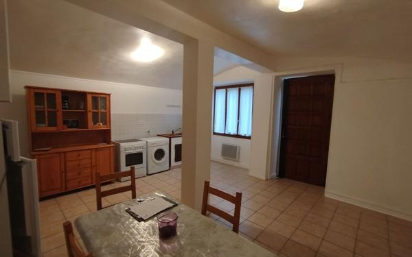 Appartement à louer    2 pièces •  Banne