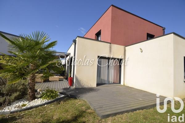 Maison 6 pièces de 122 m² à Saint-Léger-des-Bois (49170)