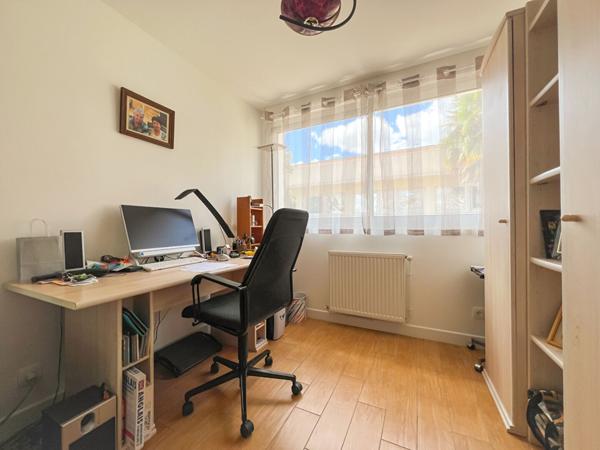 Gare / Lafayette ? Maison de 3 chambres avec vie de plain-pied, lumineuse et au calme, avec terrasse !