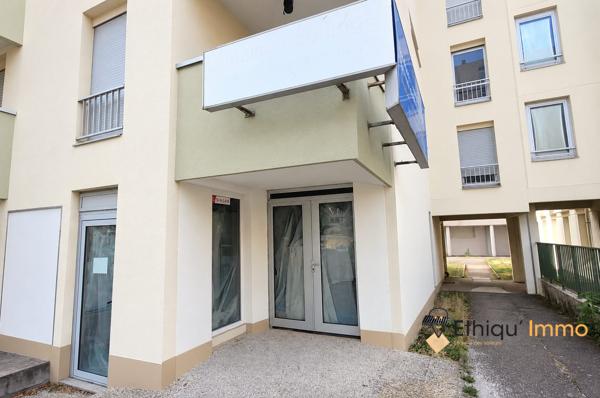 Local commercial 105 m² – Centre-ville de Chaumont