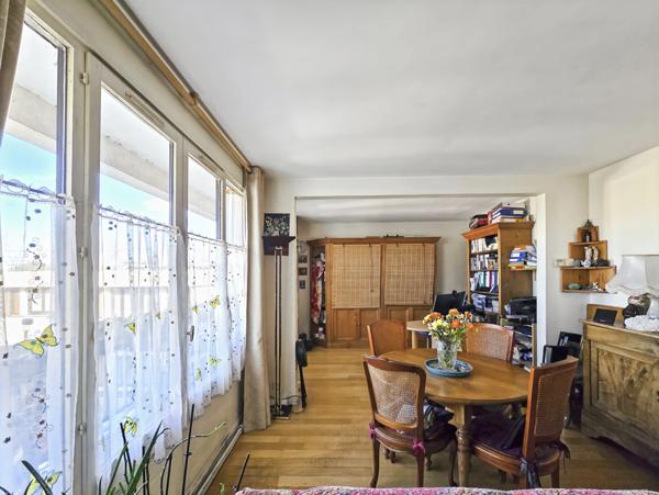 Appartement T4, à vendre 4 pièces FONTENAY LE FLEURY (78) dernier étage