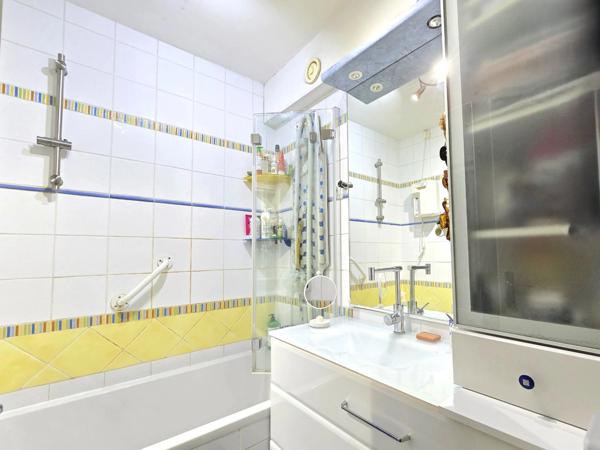 Appartement T4, à vendre 4 pièces FONTENAY LE FLEURY (78) dernier étage