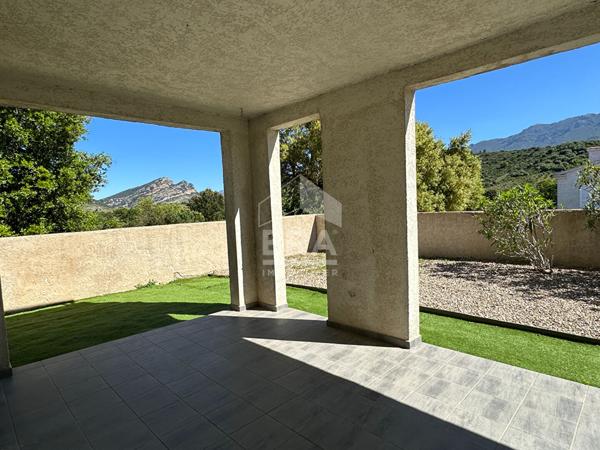Appartement T3 terrasse et jardin privatif - rez-de-chaussée