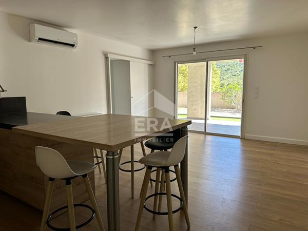 Appartement T3 terrasse et jardin privatif - rez-de-chaussée