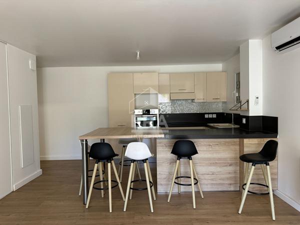Appartement T3 terrasse et jardin privatif - rez-de-chaussée