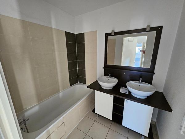 Appartement F3 Creuzier-le-Vieux 56 m² avec piscine dans la résidence