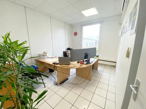 Vente                                                      Immeuble
                        
                     13 pièces                      377 m2                     à Laon