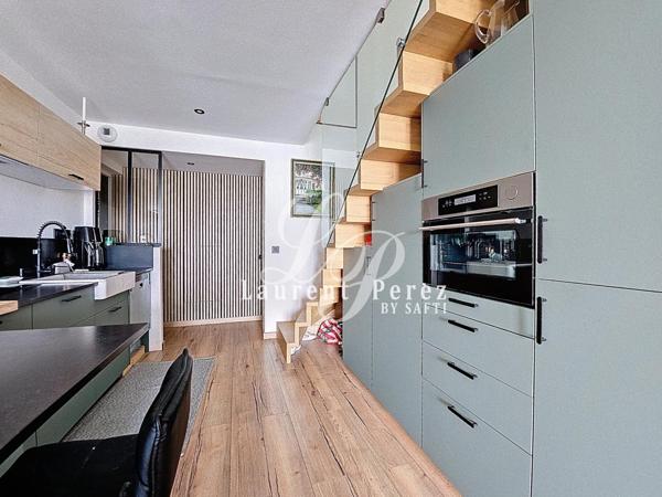 Duplex coup de cœur face au port avec vue imprenable et prestations haut de gamme