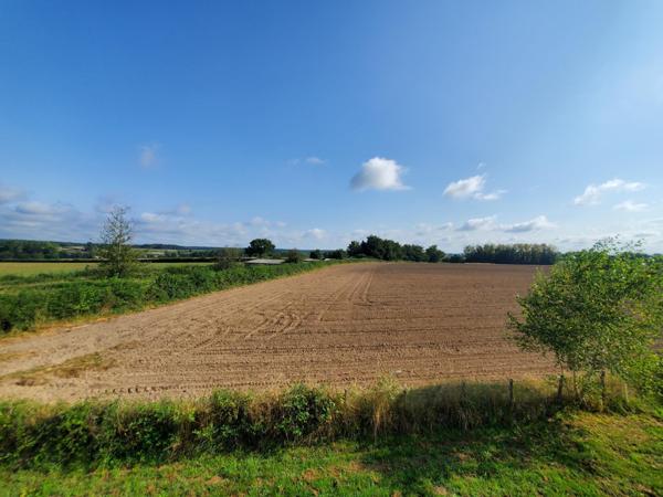 Maison T4+1 110m2, bénéficiant du calme campagnard dans un quartier calme, poche des commodités