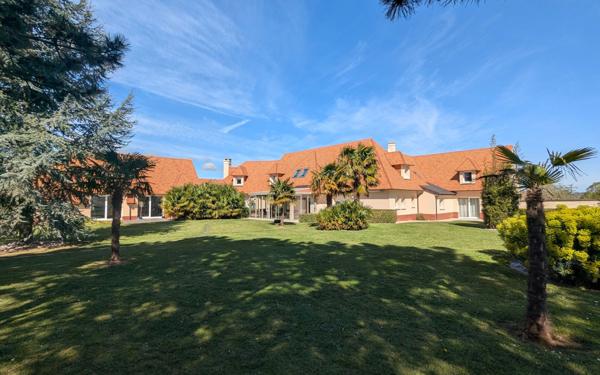 Maison à vendre    10 pièces • 501,64 m2 Caen