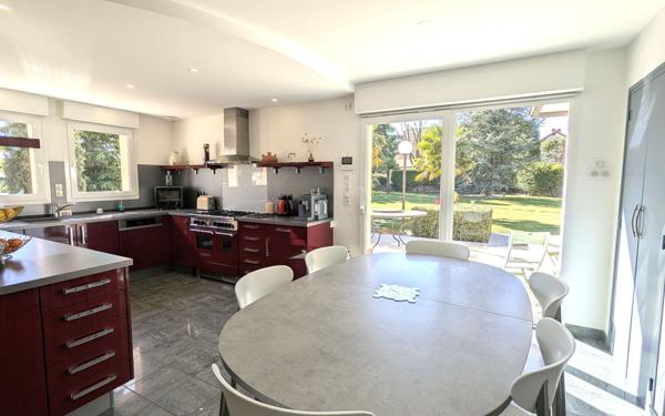 Maison à vendre    10 pièces • 501,64 m2 Caen