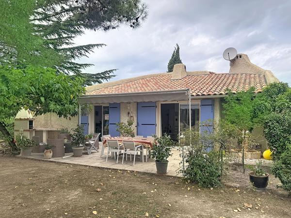 Maison d'architecte avec dépendance, piscine et plus de 6 000 m² de terrain