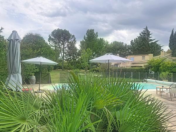 Maison d'architecte avec dépendance, piscine et plus de 6 000 m² de terrain