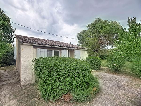 Maison d'architecte avec dépendance, piscine et plus de 6 000 m² de terrain