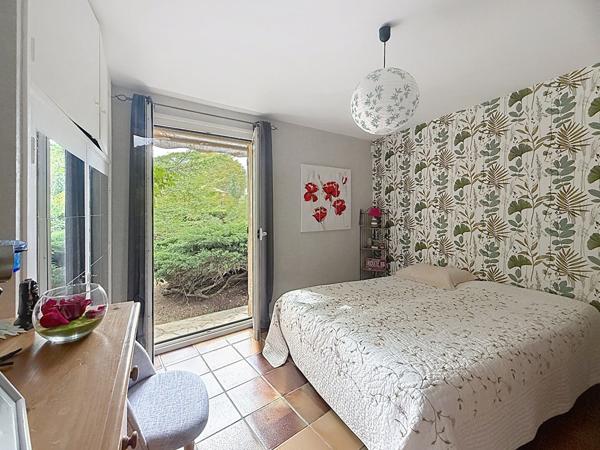 Maison d'architecte avec dépendance, piscine et plus de 6 000 m² de terrain