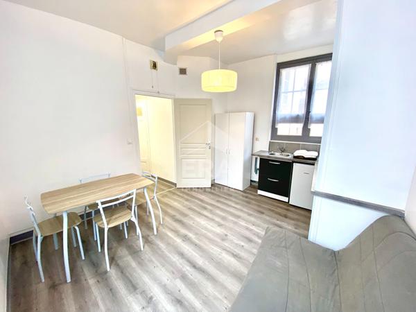 STUDIO MEUBLE - BLOIS - HYPER-CENTRE, MOBILIER & EQUIPEMENT COMPLET
