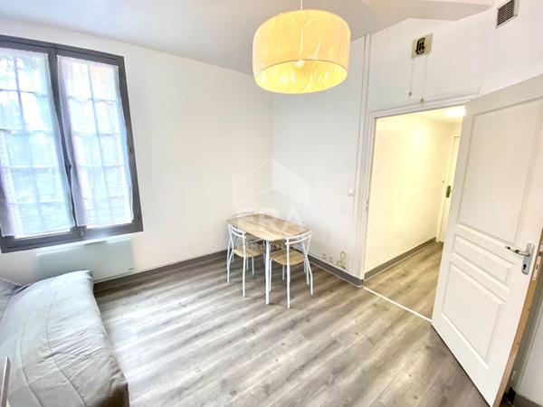 STUDIO MEUBLE - BLOIS - HYPER-CENTRE, MOBILIER & EQUIPEMENT COMPLET