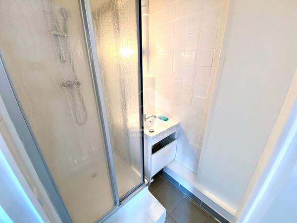 STUDIO MEUBLE - BLOIS - HYPER-CENTRE, MOBILIER & EQUIPEMENT COMPLET