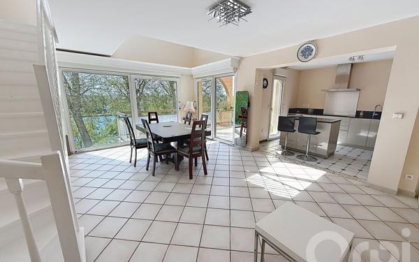 Appartement à vendre    4 pièces • 132 m2 Le Mée-sur-Seine