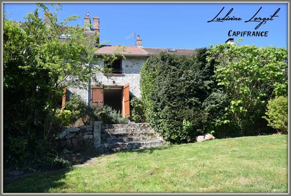 Proche de Neuilly-Saint-Front (6km) et de Villers-Cotterêts (15km), située dans un petit village plein de charme, je vous propose de découvrir cette belle maison en pierre mitoyenne.