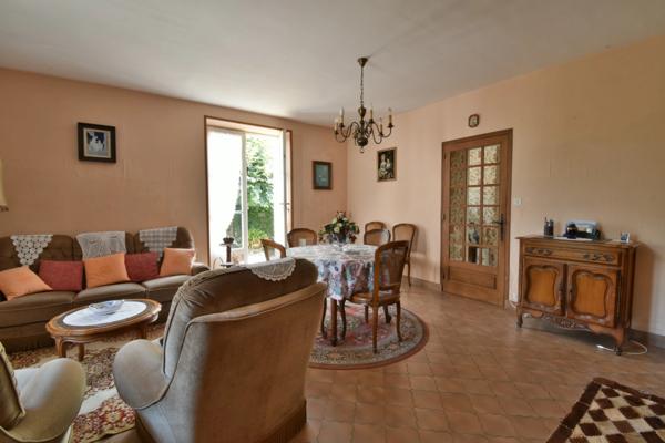 MAISON 6 PIECES - 159 m² - 5 CHAMBRES - MAGNAC LAVAL (87190)