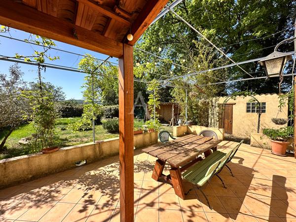 VILLA TYPE 5 LUMINEUSE SANS VIS A VIS AVEC JARDIN ARBORE ET GARAGE