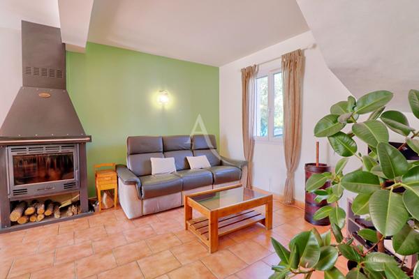VILLA TYPE 5 LUMINEUSE SANS VIS A VIS AVEC JARDIN ARBORE ET GARAGE