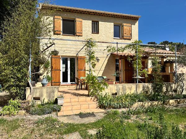 VILLA TYPE 5 LUMINEUSE SANS VIS A VIS AVEC JARDIN ARBORE ET GARAGE