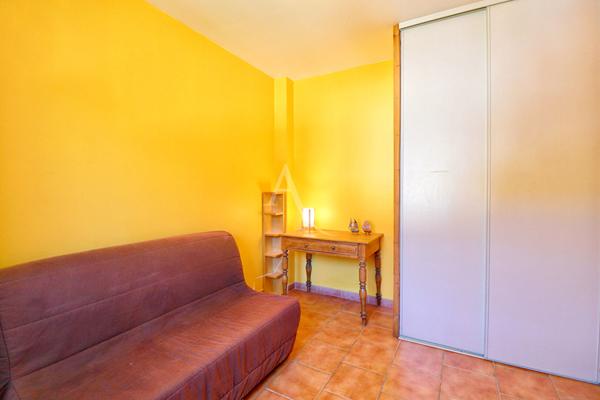 VILLA TYPE 5 LUMINEUSE SANS VIS A VIS AVEC JARDIN ARBORE ET GARAGE