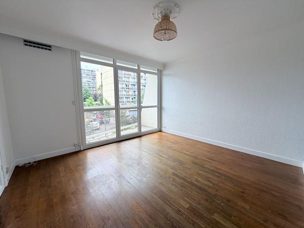 STUDIO A VENDRE A PLAISIR - GARE GRIGNON