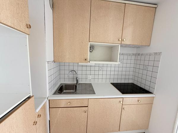 STUDIO A VENDRE A PLAISIR - GARE GRIGNON
