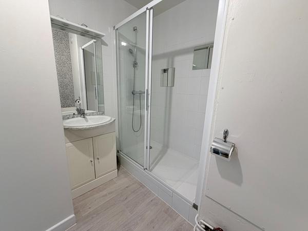 STUDIO A VENDRE A PLAISIR - GARE GRIGNON
