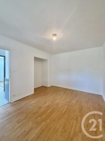 Maison à vendre  4 pièces - 112,76 m 2   MOULINS  - 03