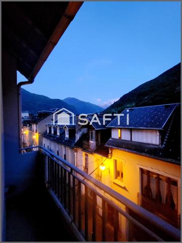 Charmante maison T8 de 195m² et 7 chambres, cour, cave, atelier, garage.