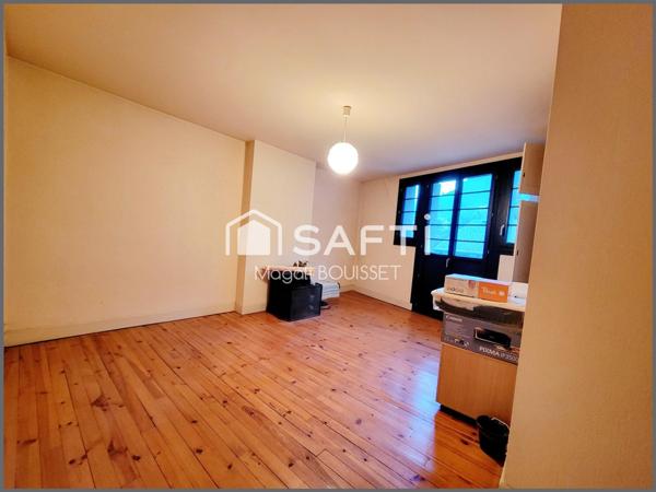 Charmante maison T8 de 195m² et 7 chambres, cour, cave, atelier, garage.